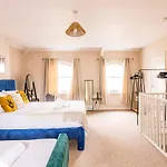 Newly Renovated Coach House By Prescott Apartments Bristol