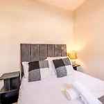 Lägenhet Newly Renovated Coach House By Prescott Apartments *