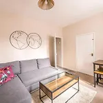 Newly Renovated Coach House By Prescott Apartments شقة