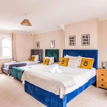 Apartment Newly Renovated Coach House By Prescott