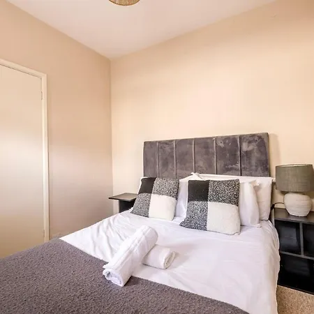 Newly Renovated Coach House By Prescott Apartment *