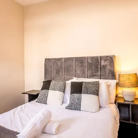 Newly Renovated Coach House By Prescott Apartment