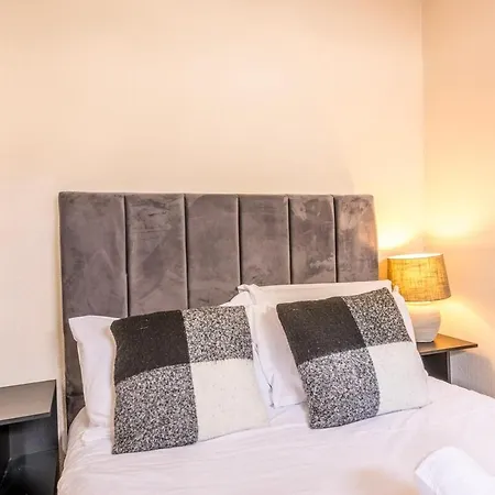 Newly Renovated Coach House By Prescott Apartment *