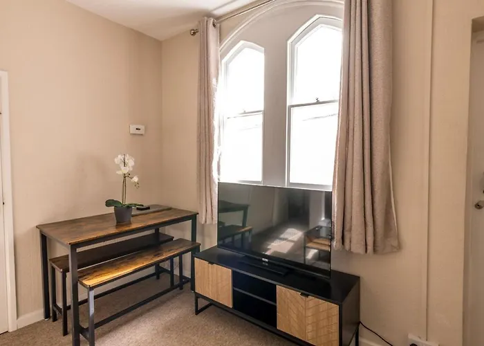 Newly Refurbished Coach House By Prescott * Bristol