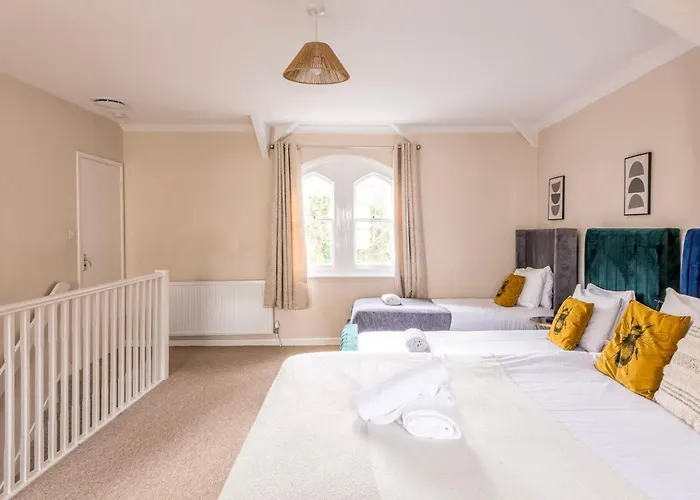 Newly Refurbished Coach House By Prescott Bristol