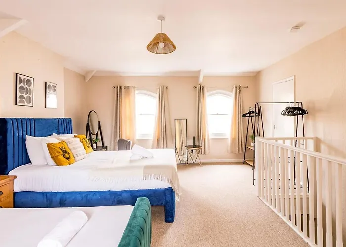 Newly Refurbished Coach House By Prescott Bristol