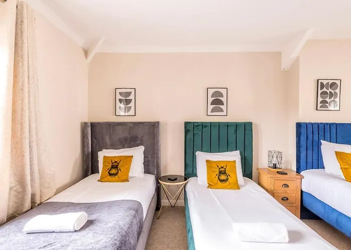 Newly Refurbished Coach House By Prescott Bristol