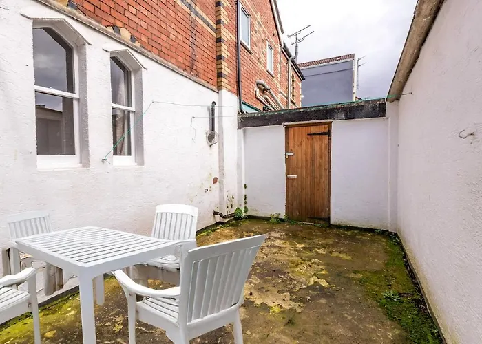 Apartment Newly Refurbished Coach House By Prescott